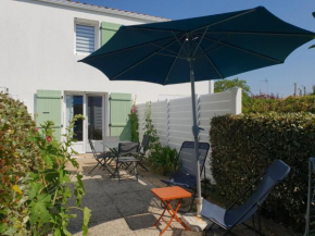Maisonnettes au confort optimal, à 300m plage et 100m commerces, parfaite pour les familles - FR-1-476-75
